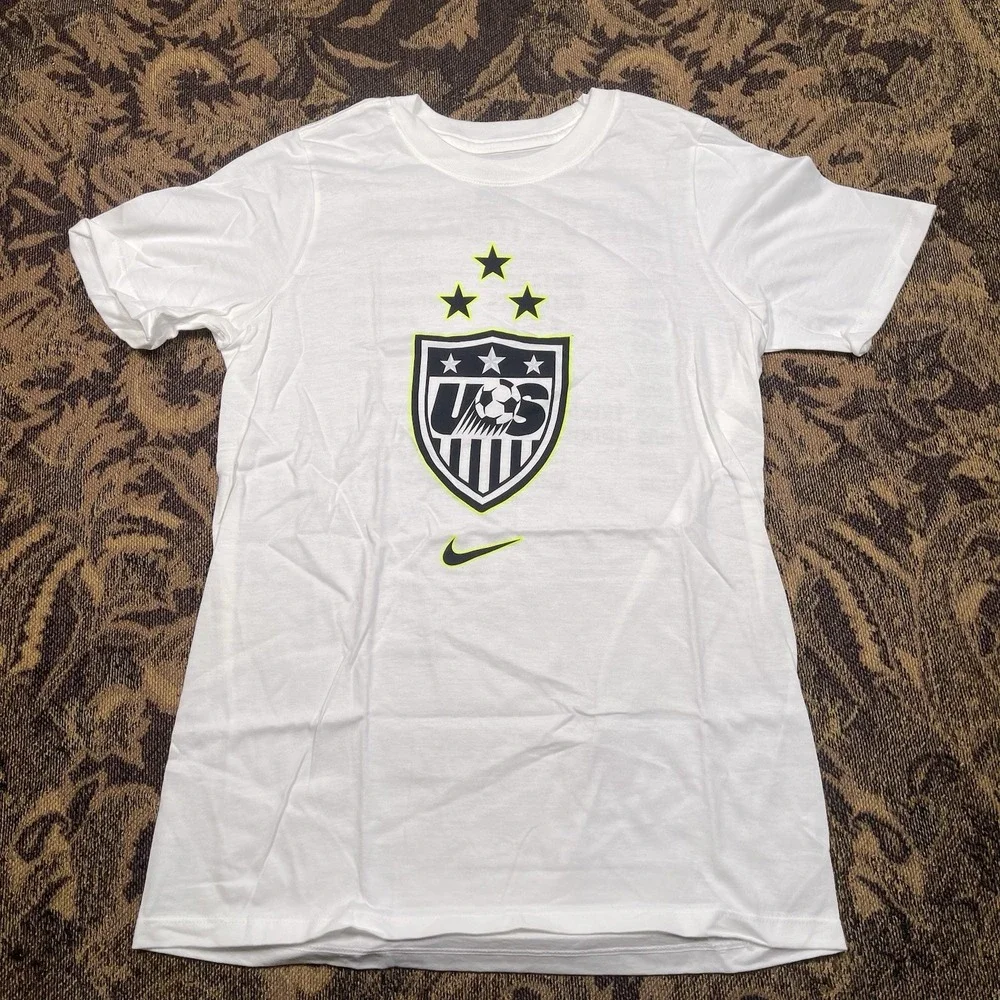 Nike T-Shirt Woman's USA Soccer 2015 Victory Tour Logo Youth Size Medium New